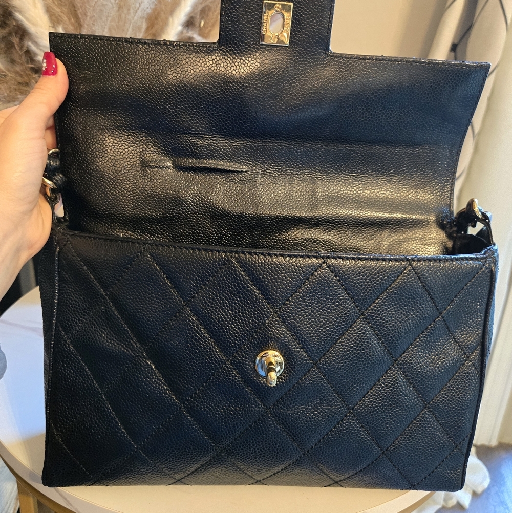 🔥 Chanel Black Quilted Caviar Shoulder Bag 🔥 - Picture 14 of 17